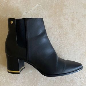 Calvin Klein Chelsea Leather Boots Black Like New